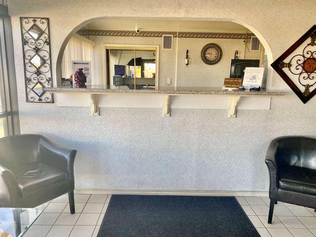 Apple Tree Inn Lindale Interior photo